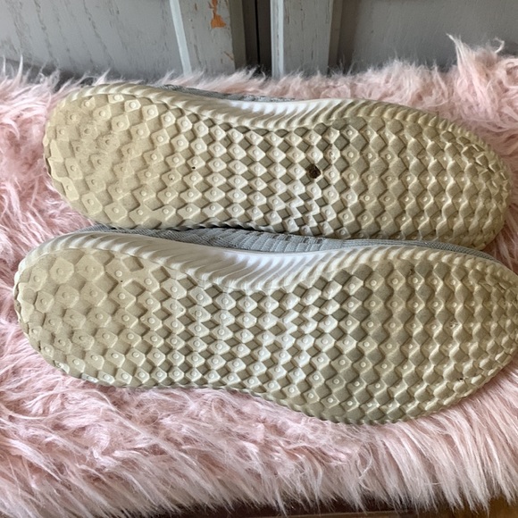 Grey slip on sneakers - Picture 5 of 6